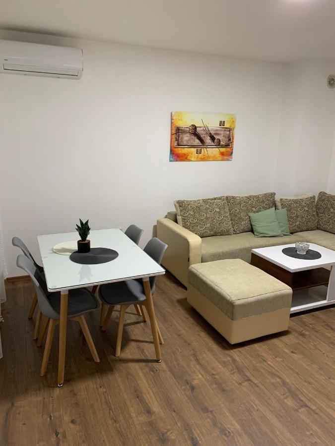 Mar Lux Apartment Kumanovo Exterior photo